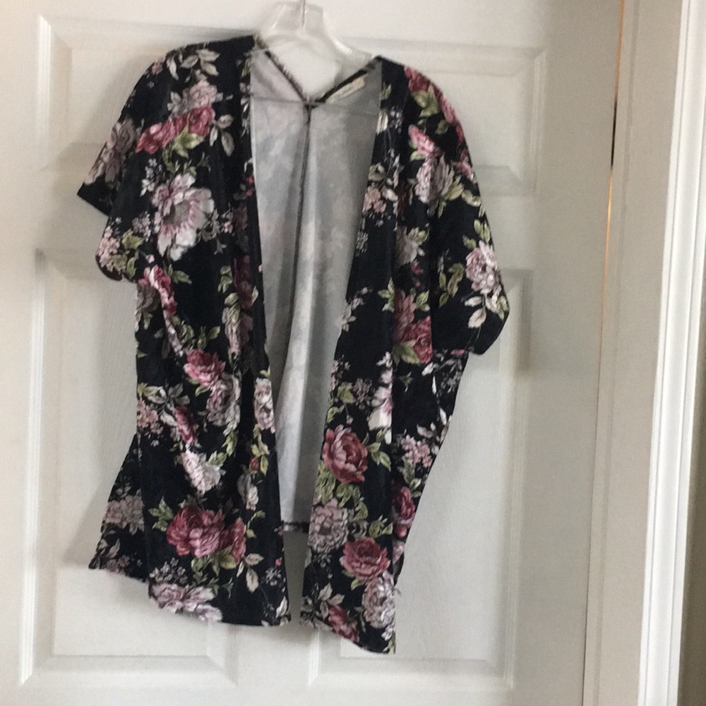Velvet floral kimono